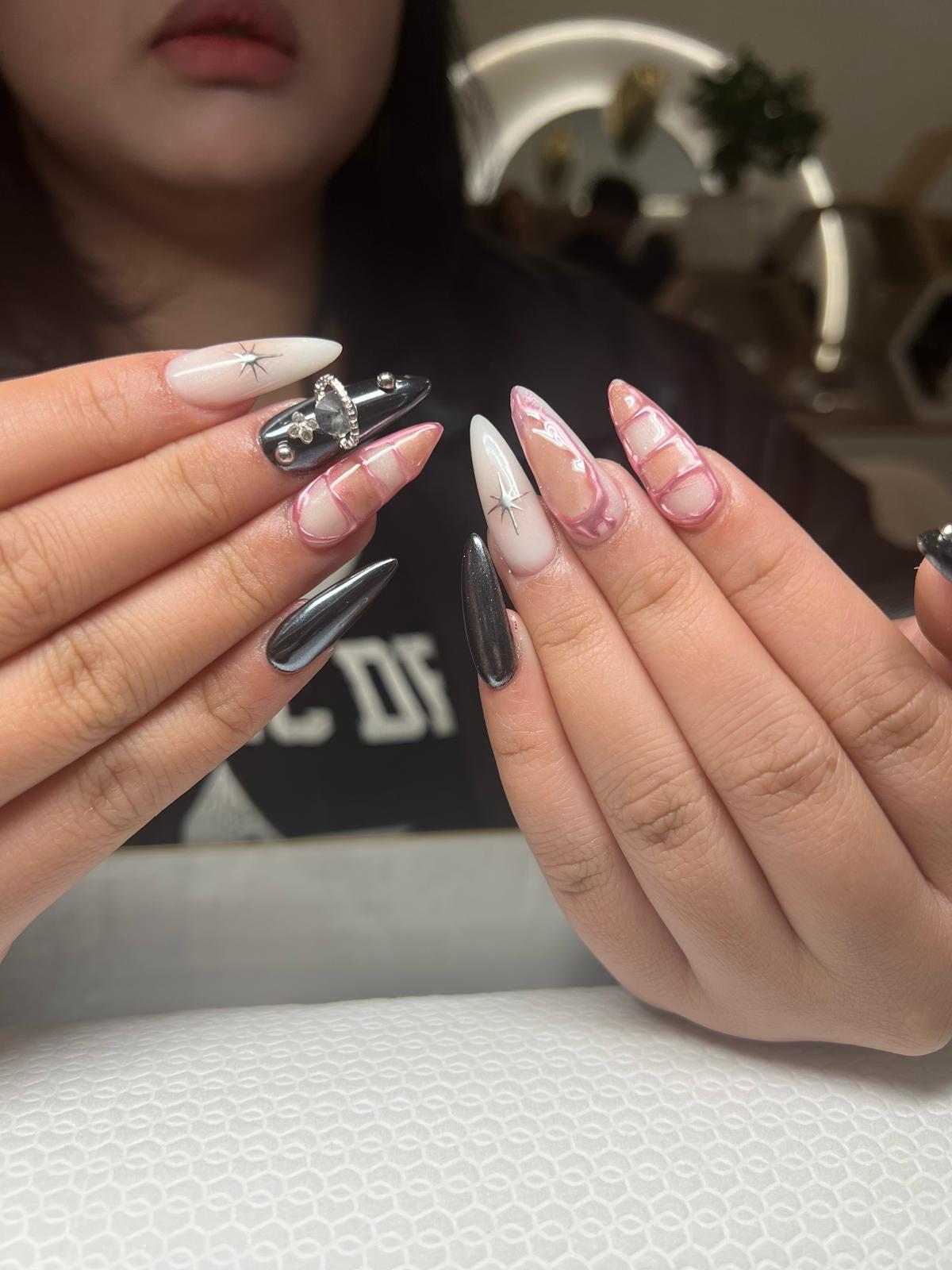 French Nails im Juliet Nagelstudio Hamburg