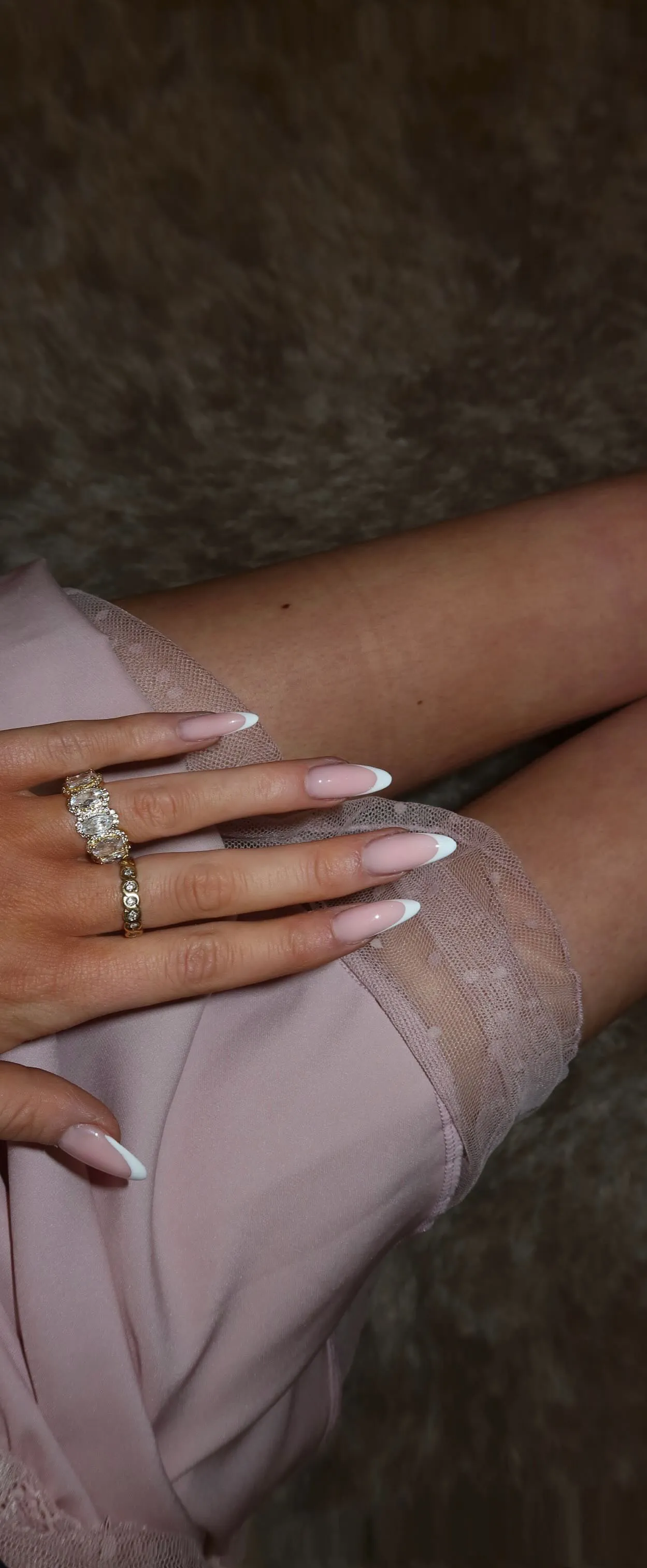 Quiet Luxury Nägel in Taupe – elegante Minimal Nails bei Juliet Hamburg
