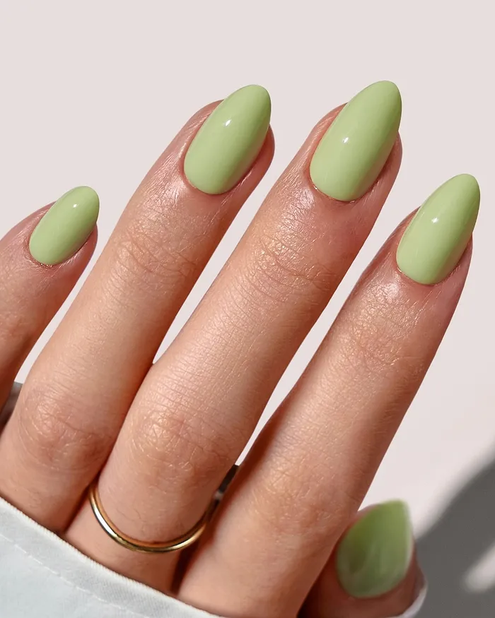 Frühlingsnägel — zart, blumig und frisch bei Juliet Nails Hamburg