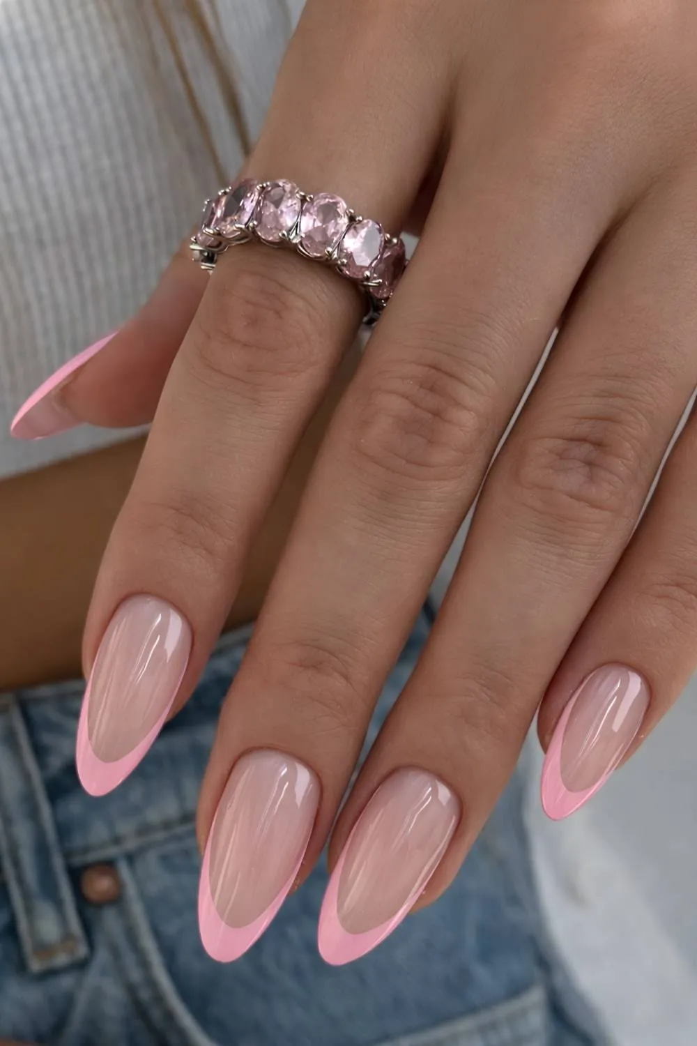 Elegante Seasonal Nails mit Nude- und Blütenakzenten — Juliet Nails Hamburg