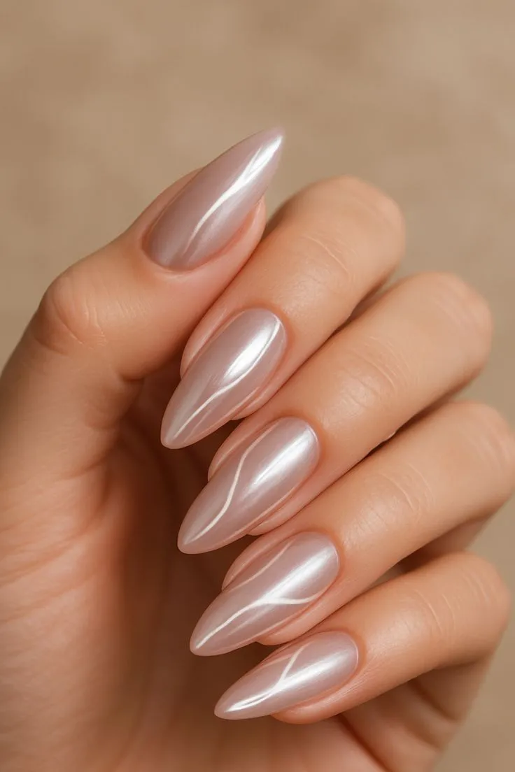 Blush Almond bei Juliet Nails Hamburg