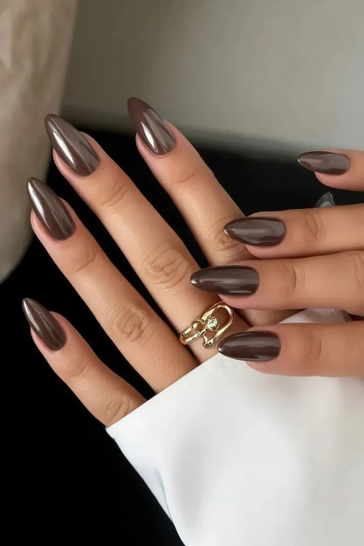Silver Chrome Nails Winter Inspiration – glänzende Winternägel bei Juliet