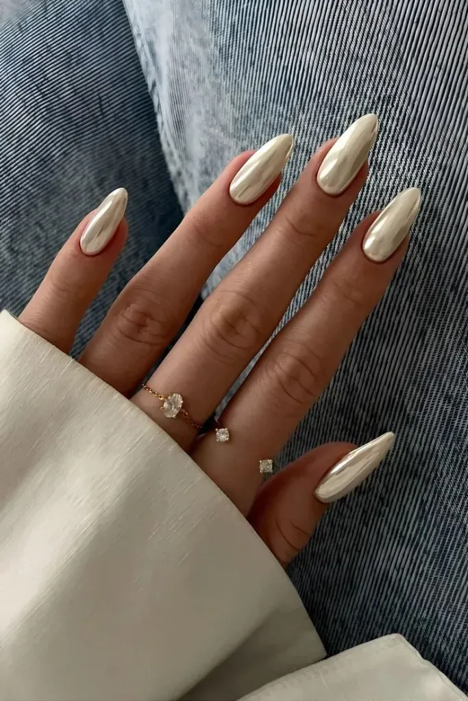 Winternägel Editorial – Bordeaux und Chrome Winter Nails bei Juliet Nails Hamburg