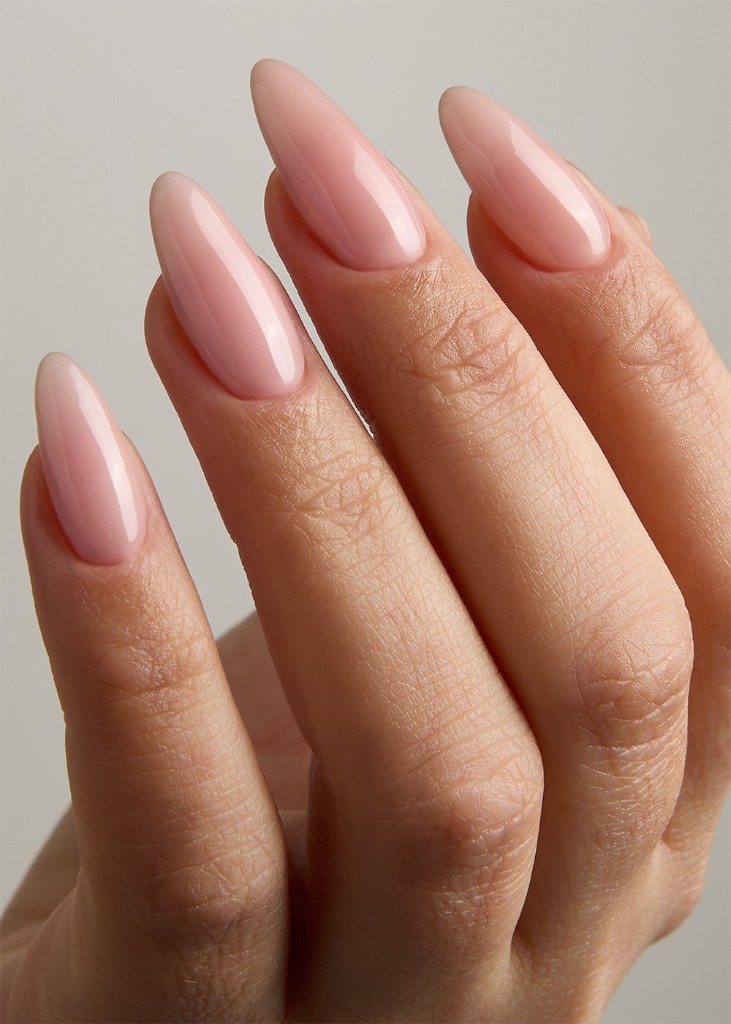 BIAB Naturnagelverstärkung im Juliet Nagelstudio Hamburg
