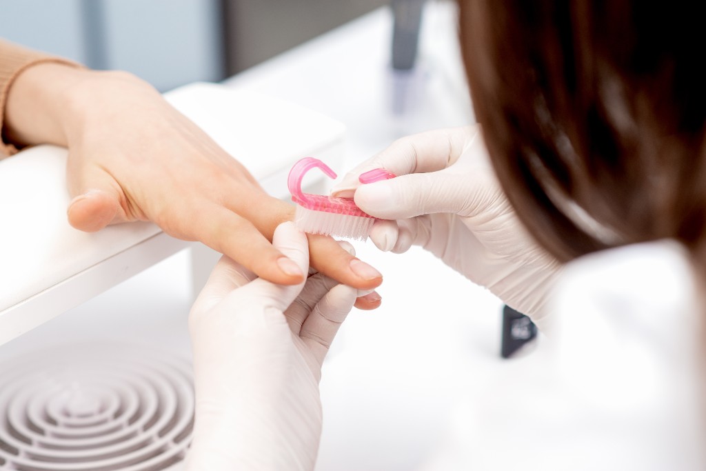 Japanische Maniküre mit natürlichem Glanz im Juliet Nagelstudio Hamburg